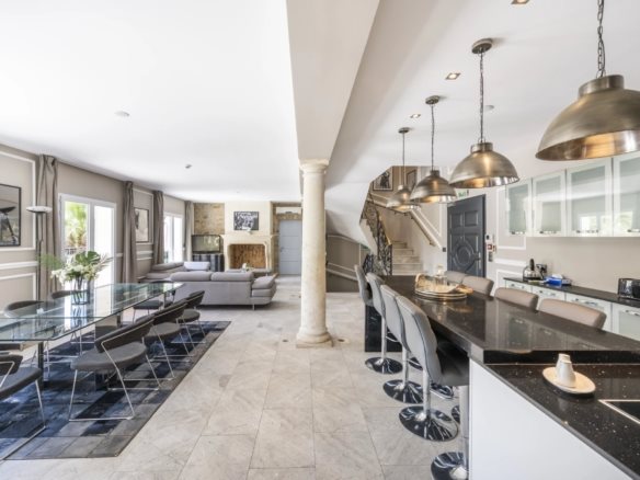 Maison à vendre, 440m², Grasse