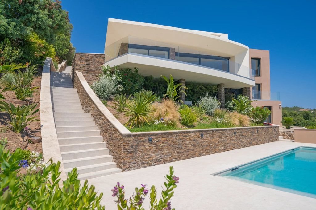 Maison à vendre, 350m², Saint-Raphaël