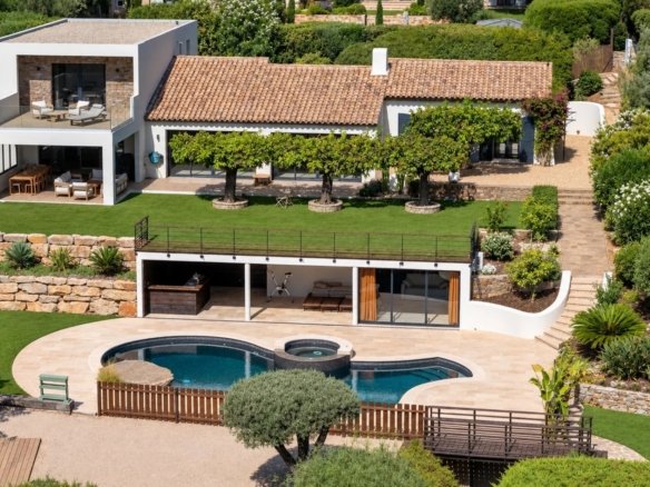 Maison à vendre, 210m², La Croix-Valmer
