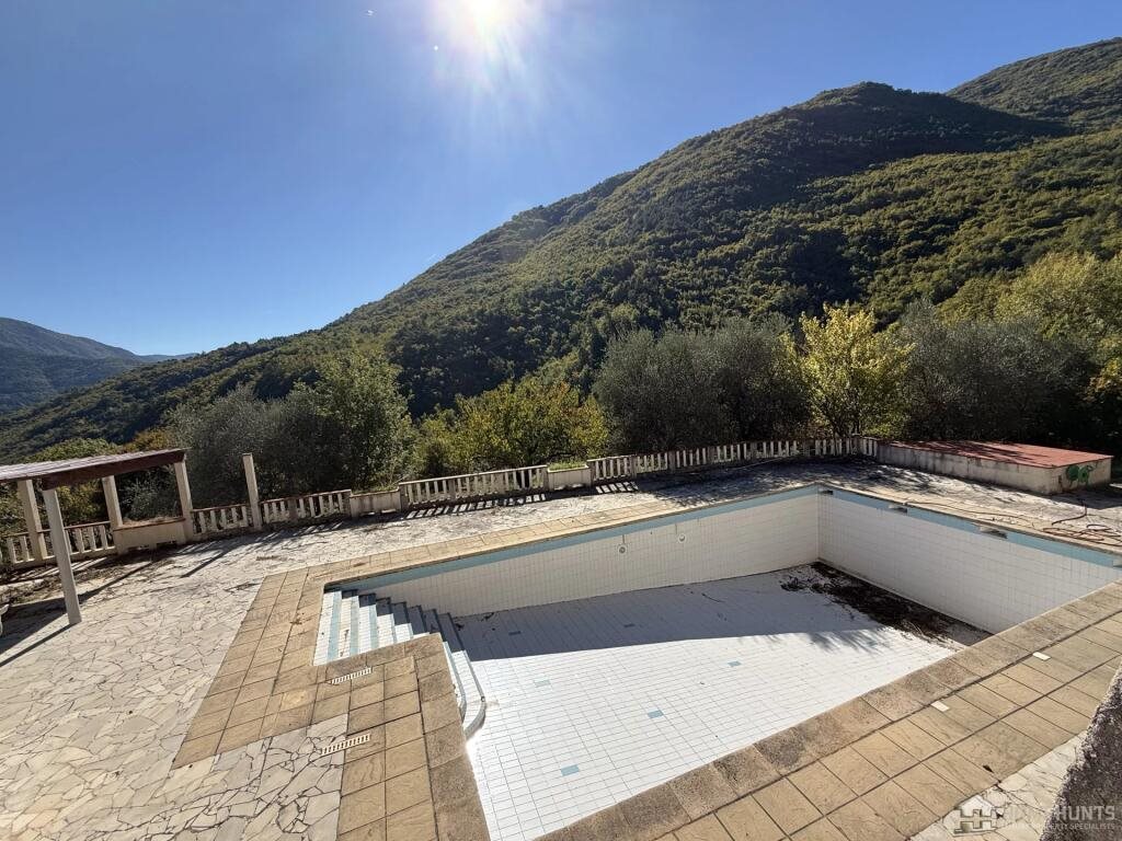 Maison à vendre, 1000m², Sospel