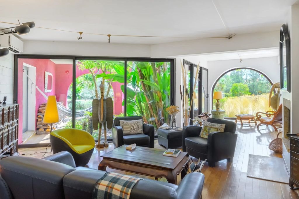 Maison à vendre, 500m², La Londe-les-Maures