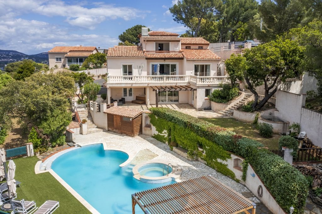 Maison à vendre, 250m², Cavalaire-sur-Mer