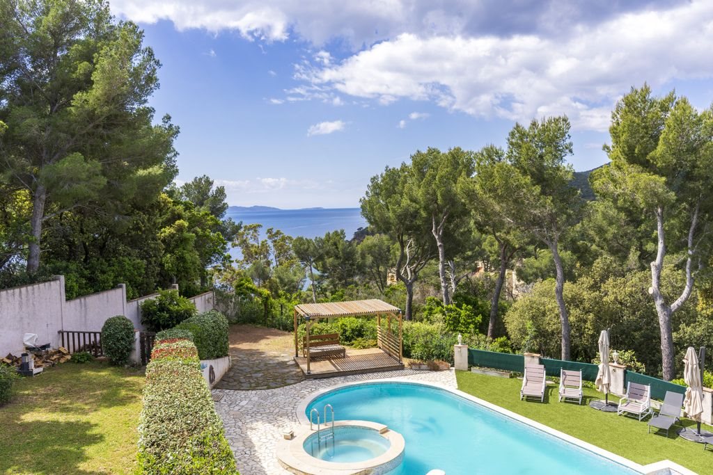 Maison à vendre, 250m², Cavalaire-sur-Mer