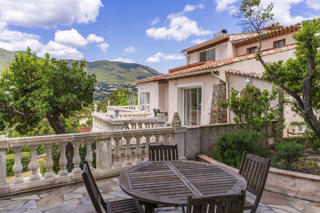 Maison à vendre, 250m², Cavalaire-sur-Mer