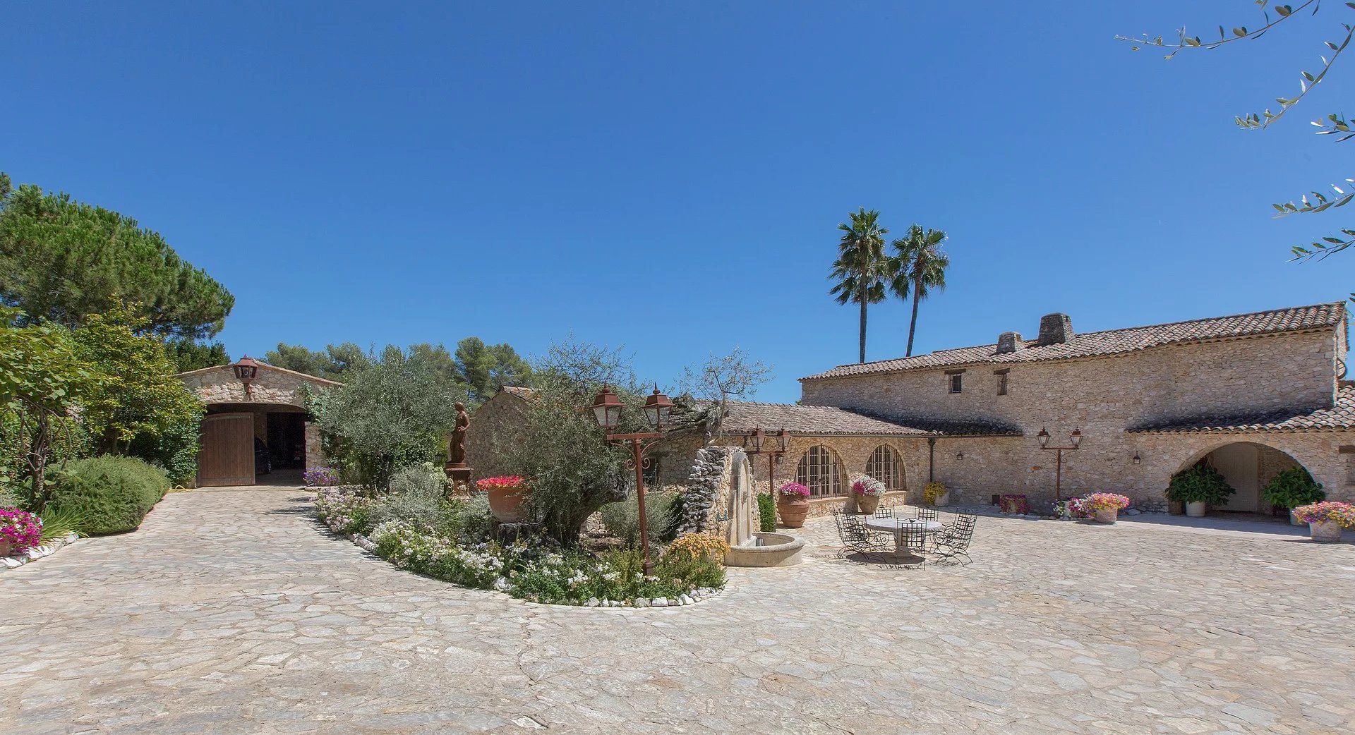 Maison à vendre, 800m², La Colle-sur-Loup