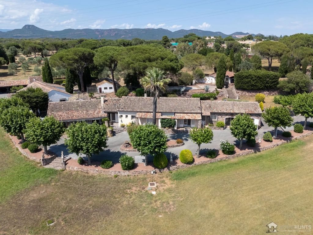Maison à vendre, 425m², Saint-Raphaël