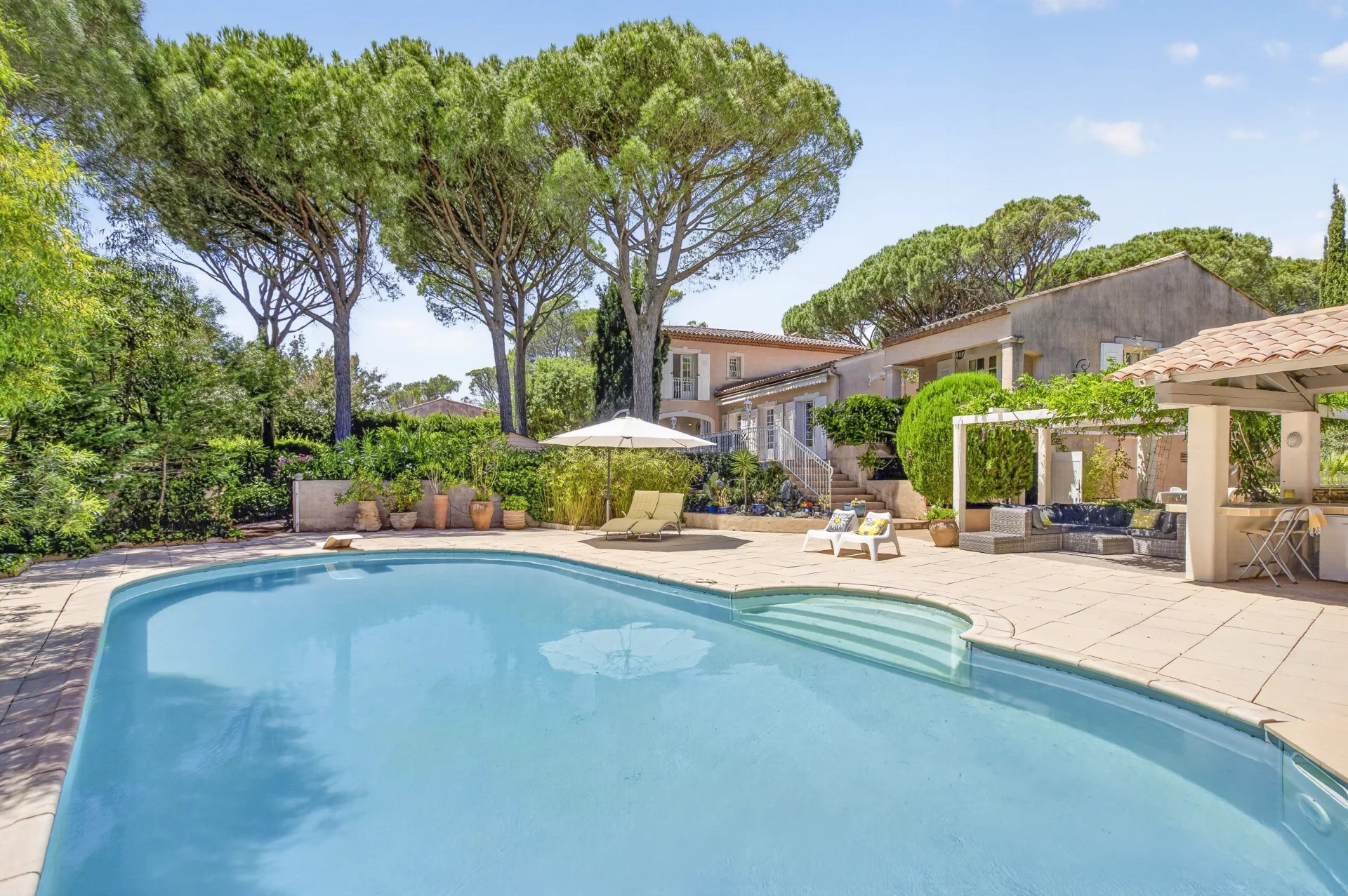Maison à vendre, 275m², Saint-Raphaël