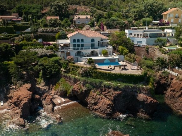 Maison à vendre, 420m², Saint-Raphaël