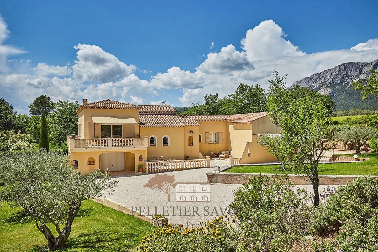 Maison à vendre, 220m², Puyloubier