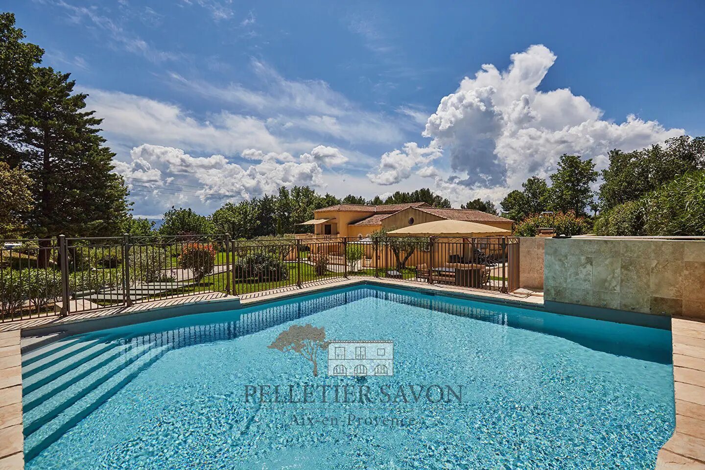 Maison à vendre, 220m², Puyloubier