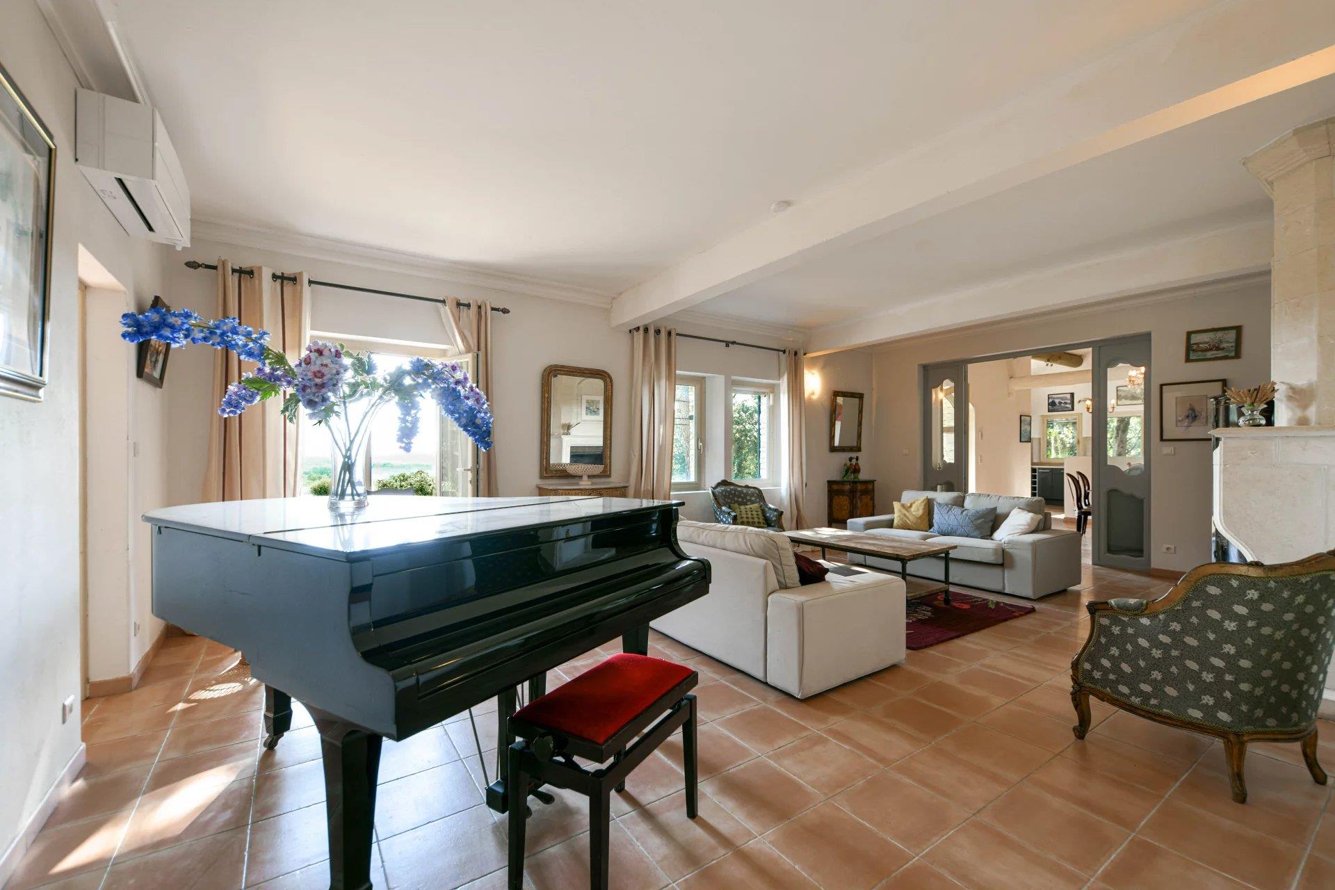 Maison à vendre, 385m², Uzès
