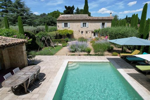 Maison 10 pièces 241 m² · à Uzès · 241 m² · 1 295 000 €