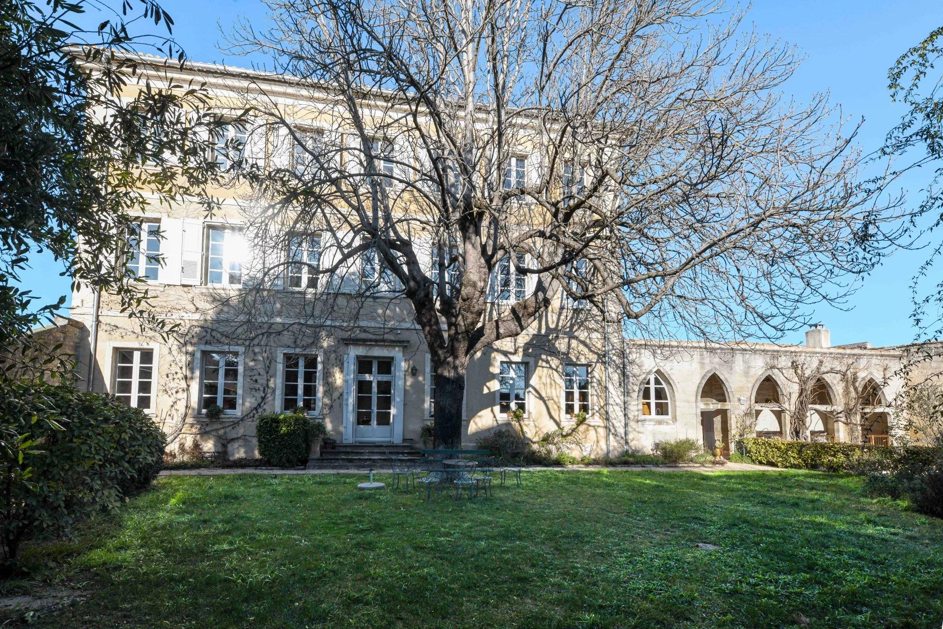 Maison à vendre, 667m², Uzès