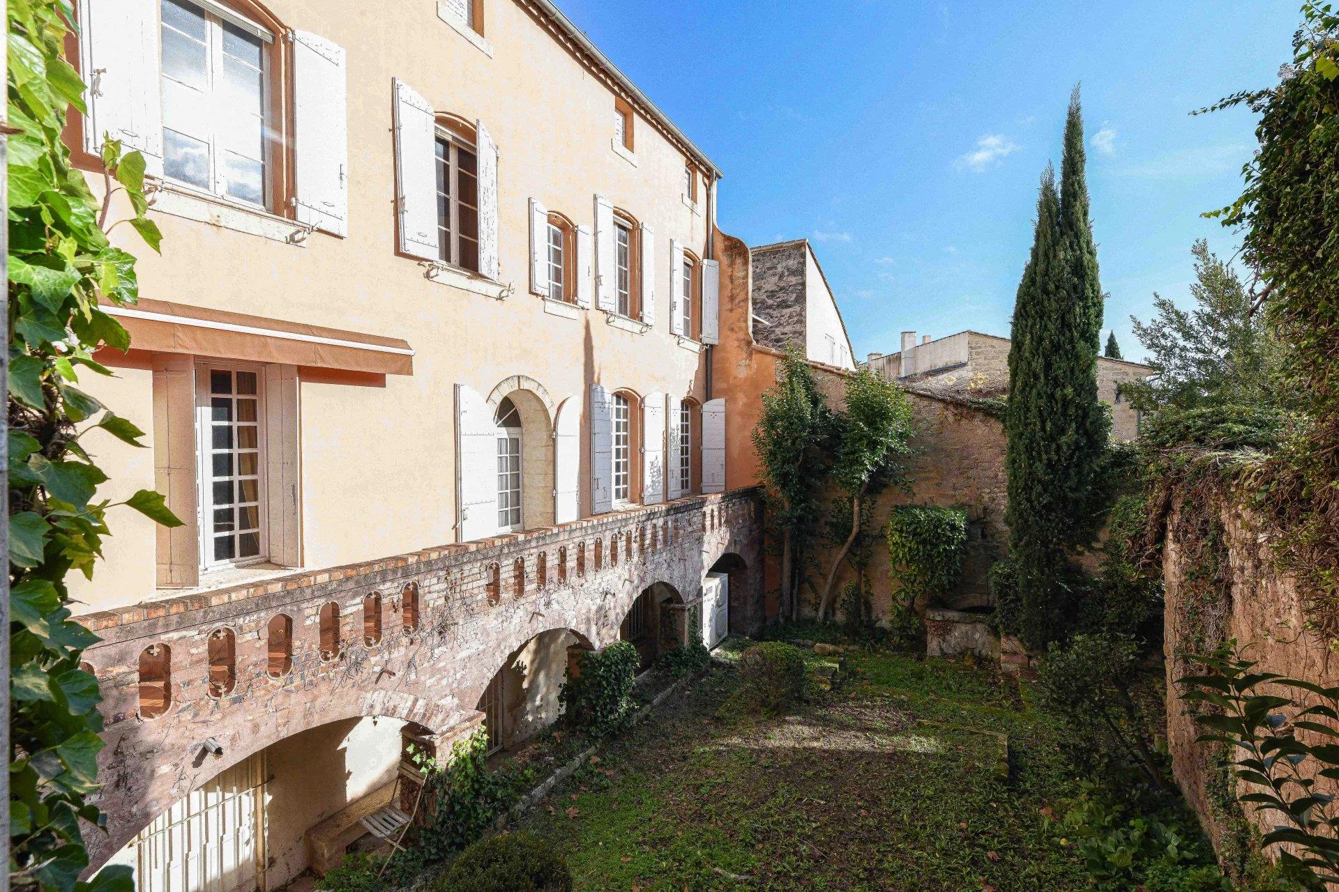 Maison à vendre, 693m², Uzès