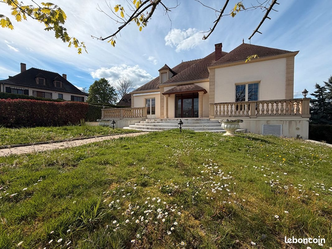 Maison à vendre, 350m², Prémilhat