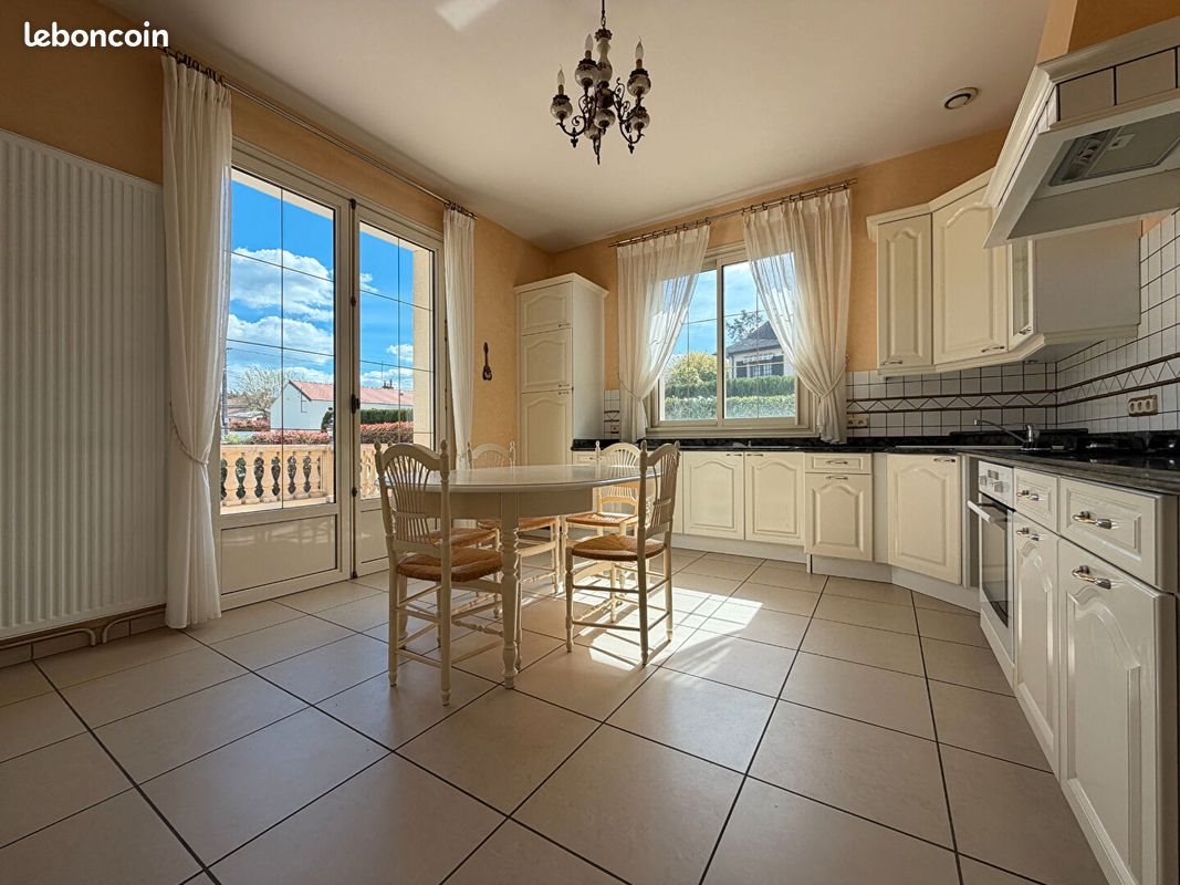 Maison à vendre, 350m², Prémilhat