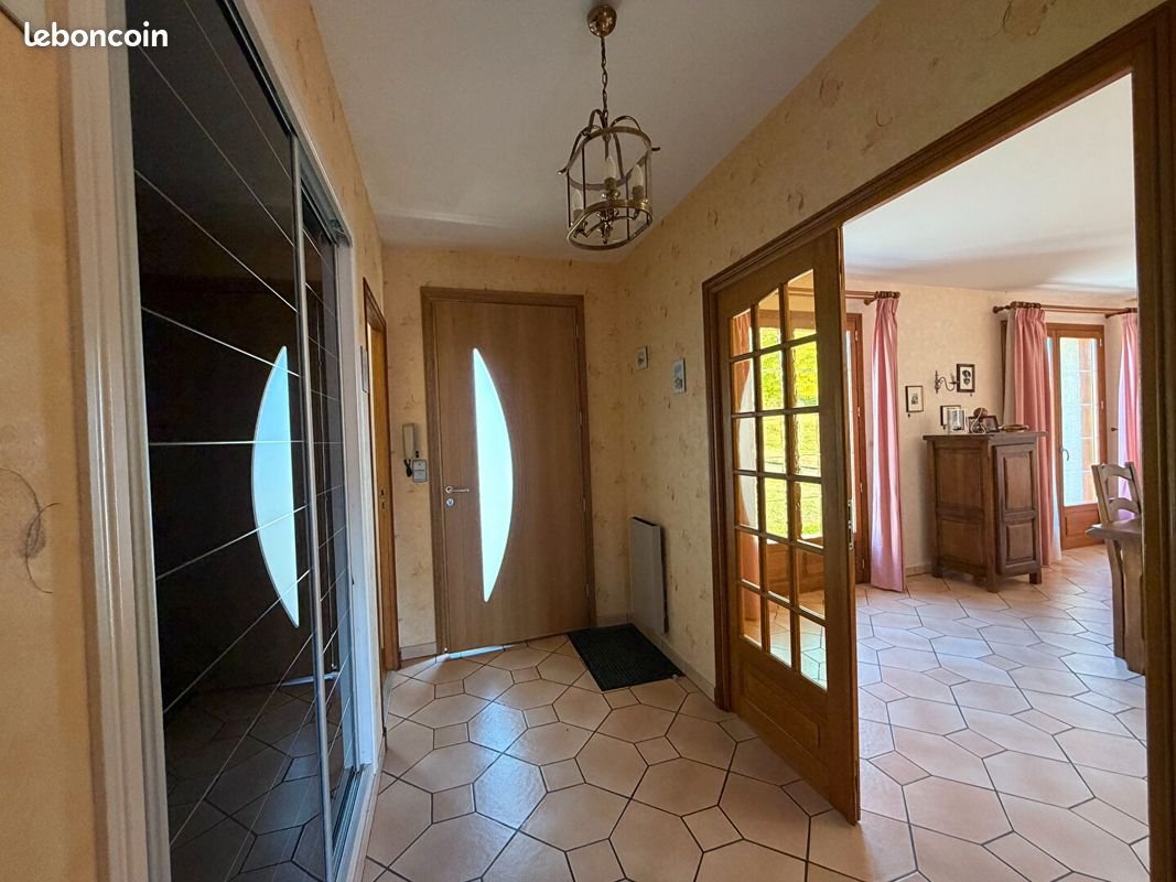 Maison à vendre, 182m², Domérat