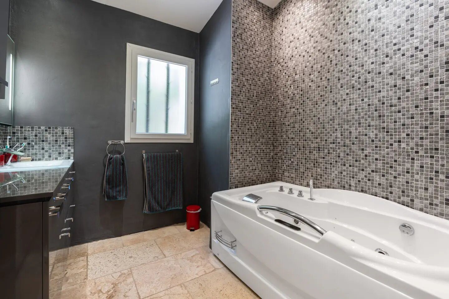Maison à vendre, 240m², Jouques
