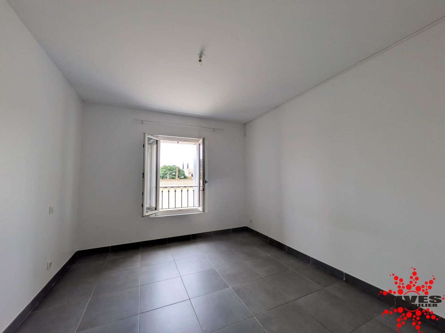 Appartement à louer, 54m², Servian