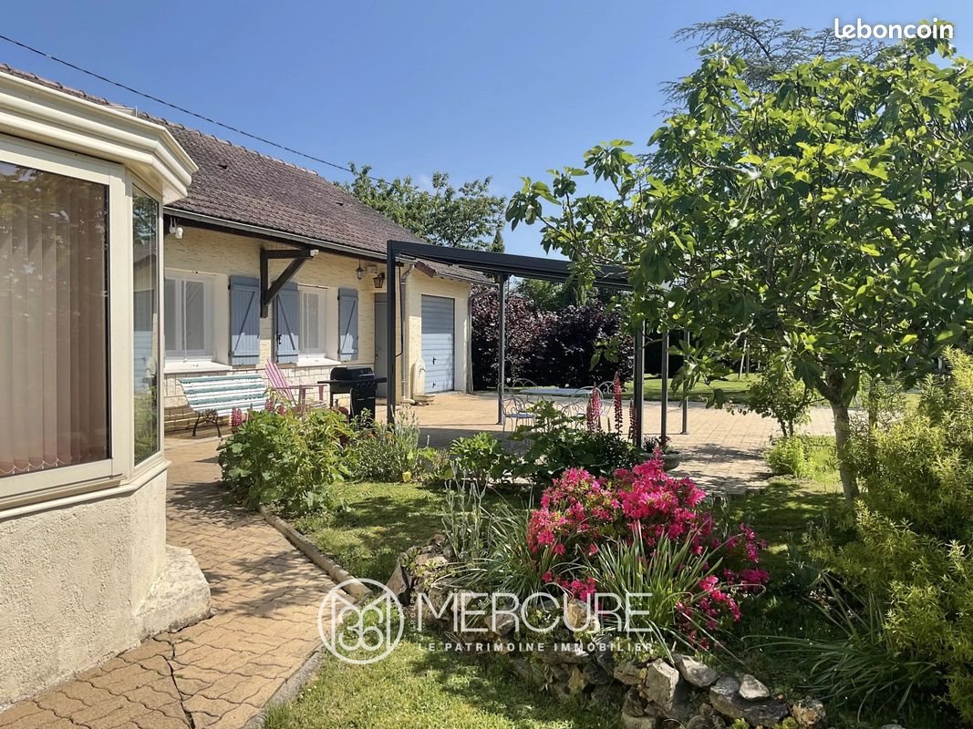 Maison à vendre, 183m², Thollet