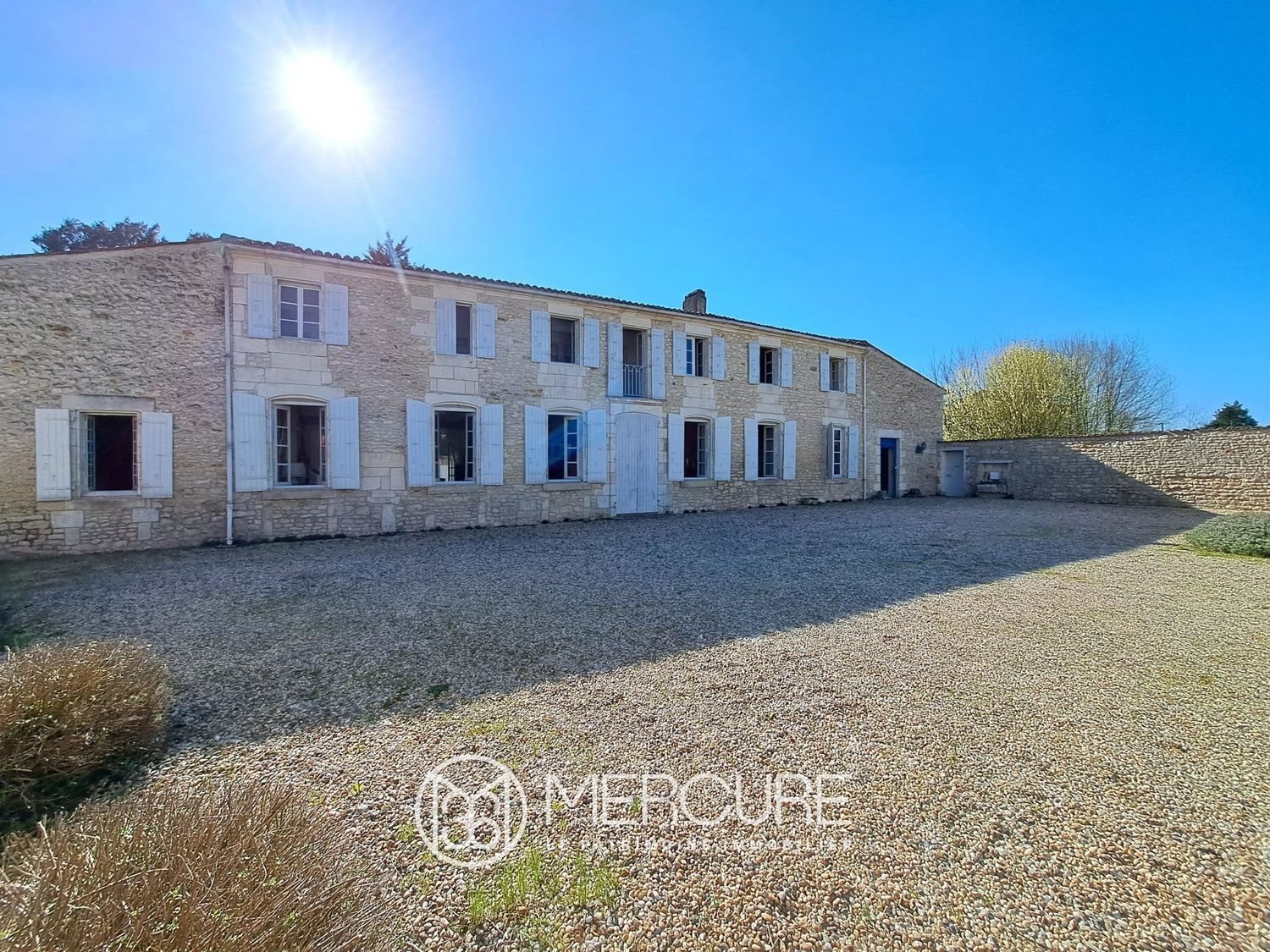 Maison à vendre, 365m², Saint-Romain-de-Benet