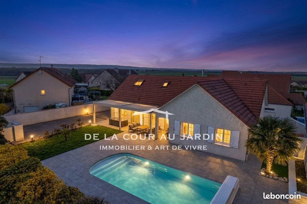 Maison à vendre, 143m², Savouges