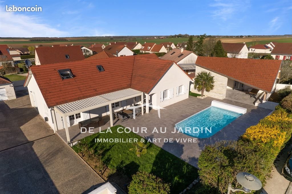 Maison à vendre, 143m², Savouges