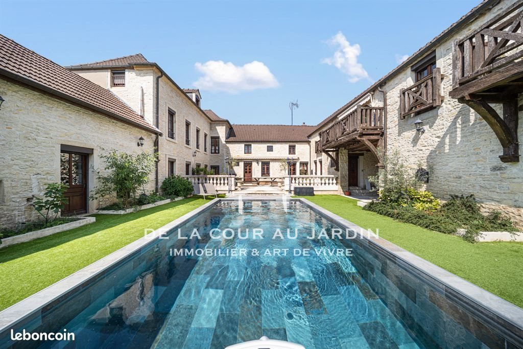 Maison à vendre, 480m², Corcelles-les-Monts