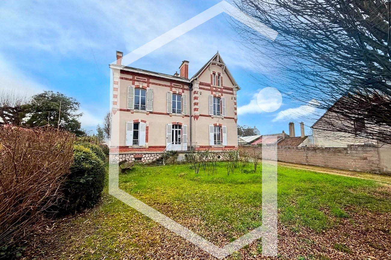 Maison à vendre, 325m², Cosne-Cours-sur-Loire