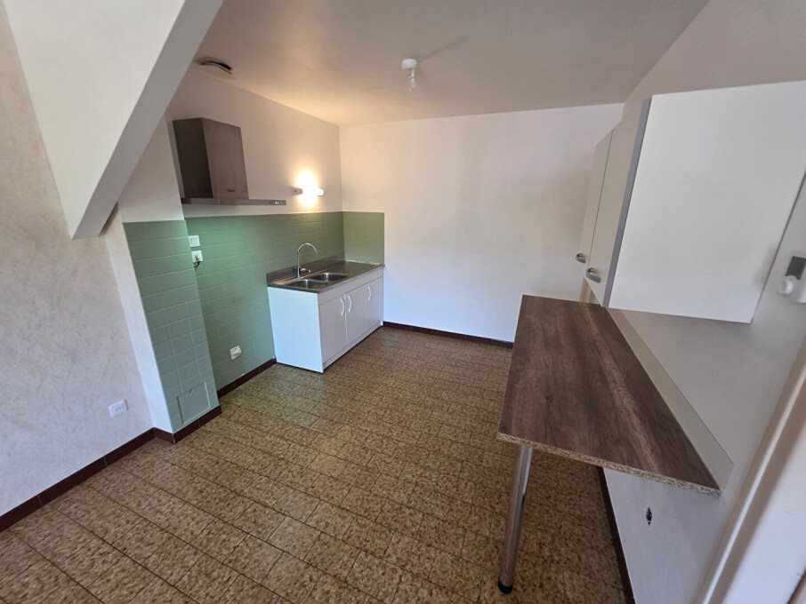 Appartement à louer, 59m², Izernore