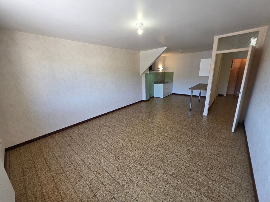 Appartement à louer, 59m², Izernore