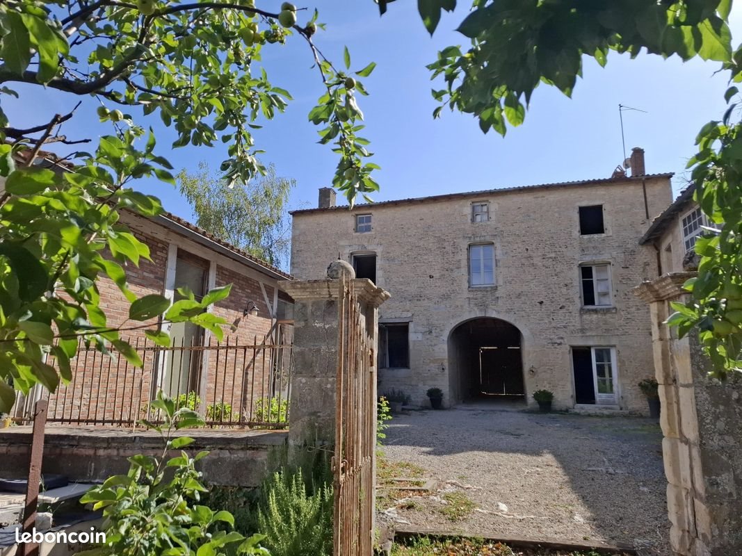 Maison à vendre, 271m², Saint-Maixent-l'École