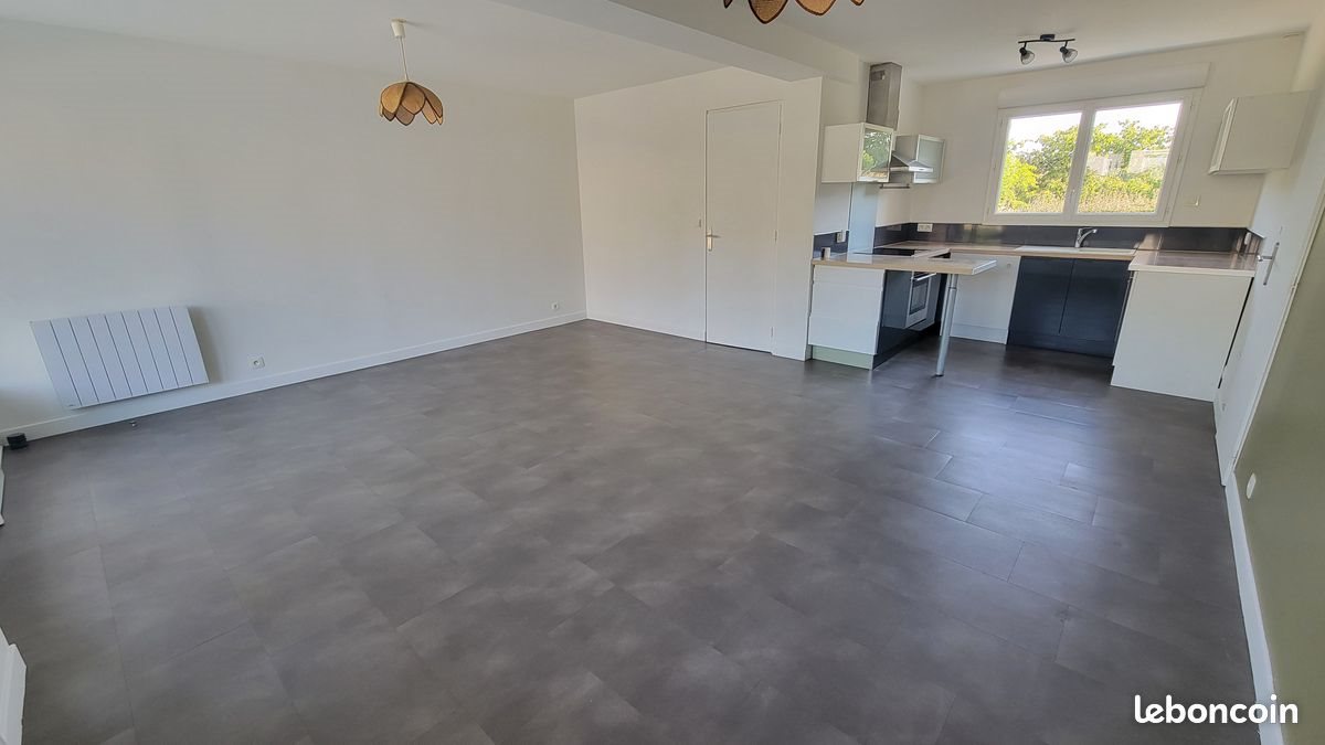Maison à louer, 87m², Ruffec