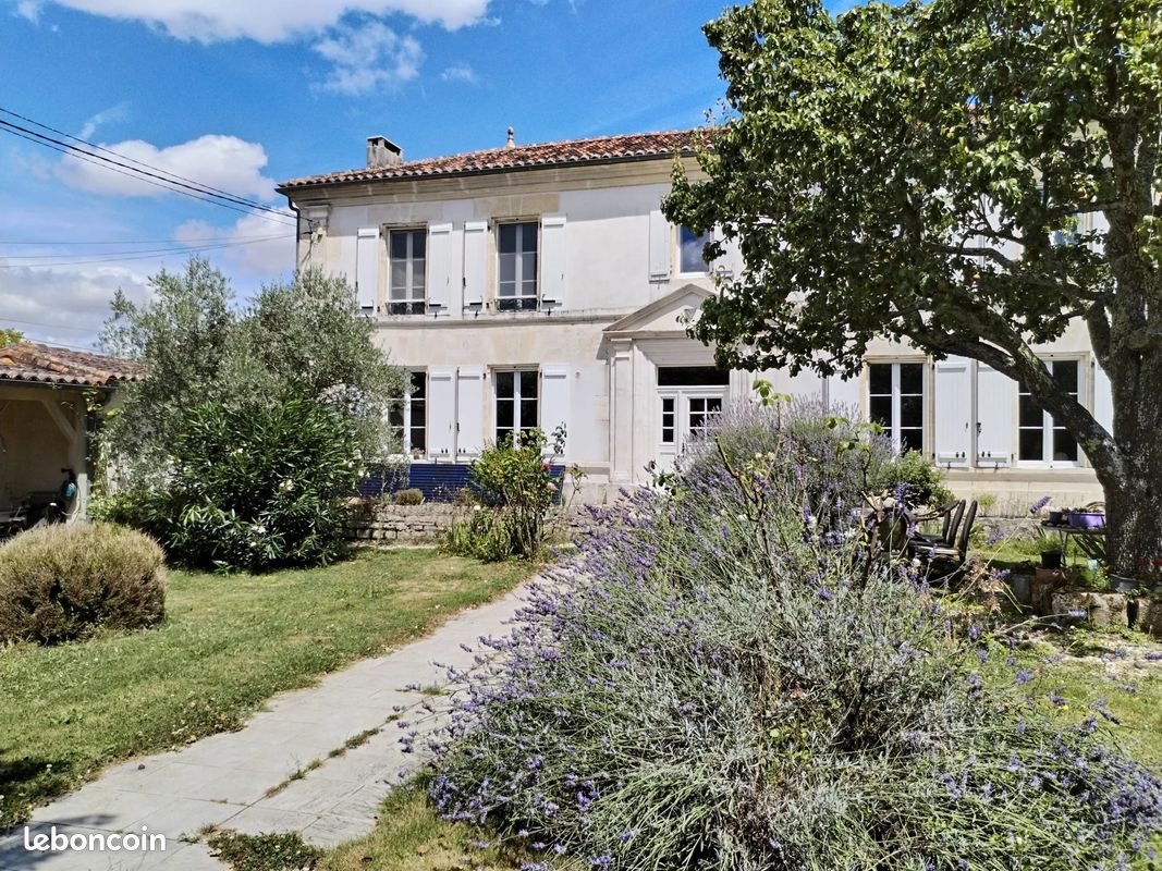 Maison à vendre, 298m², Sainte-Sévère