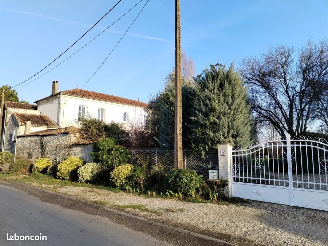 Maison à vendre, 298m², Sainte-Sévère