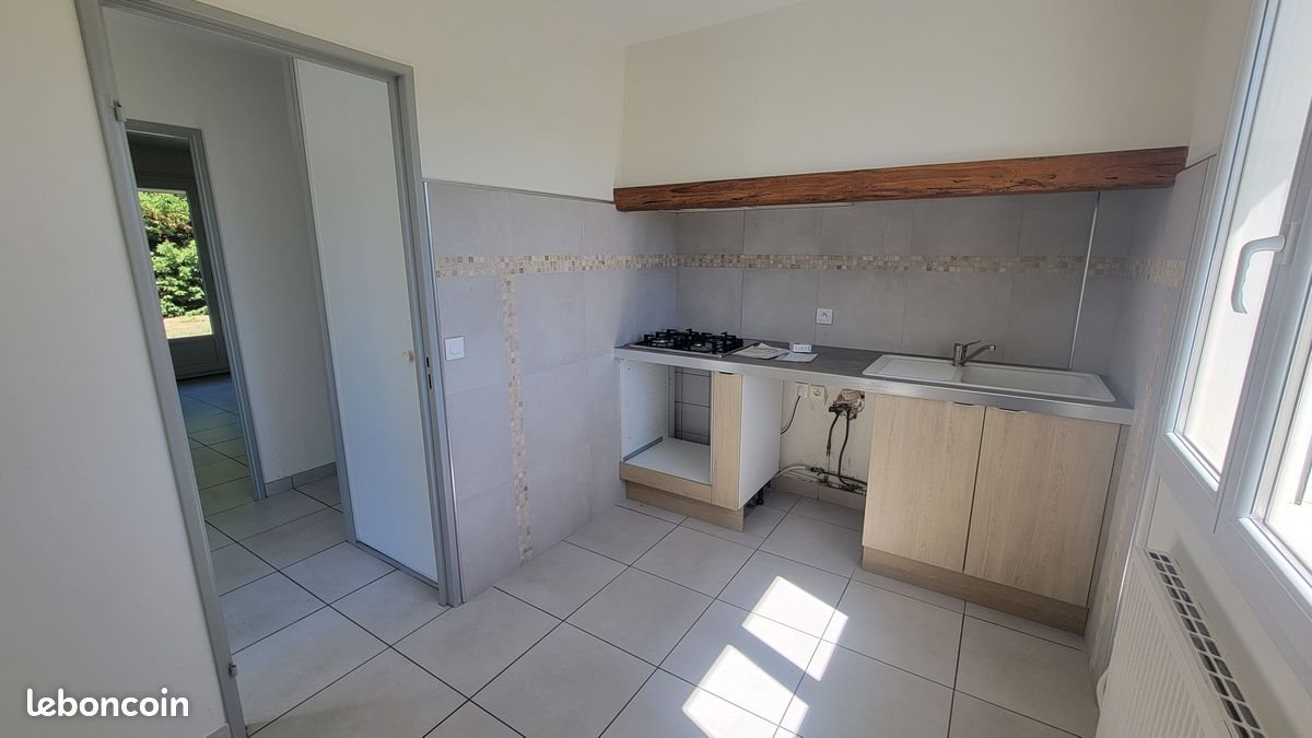 Maison à louer, 84m², Limalonges