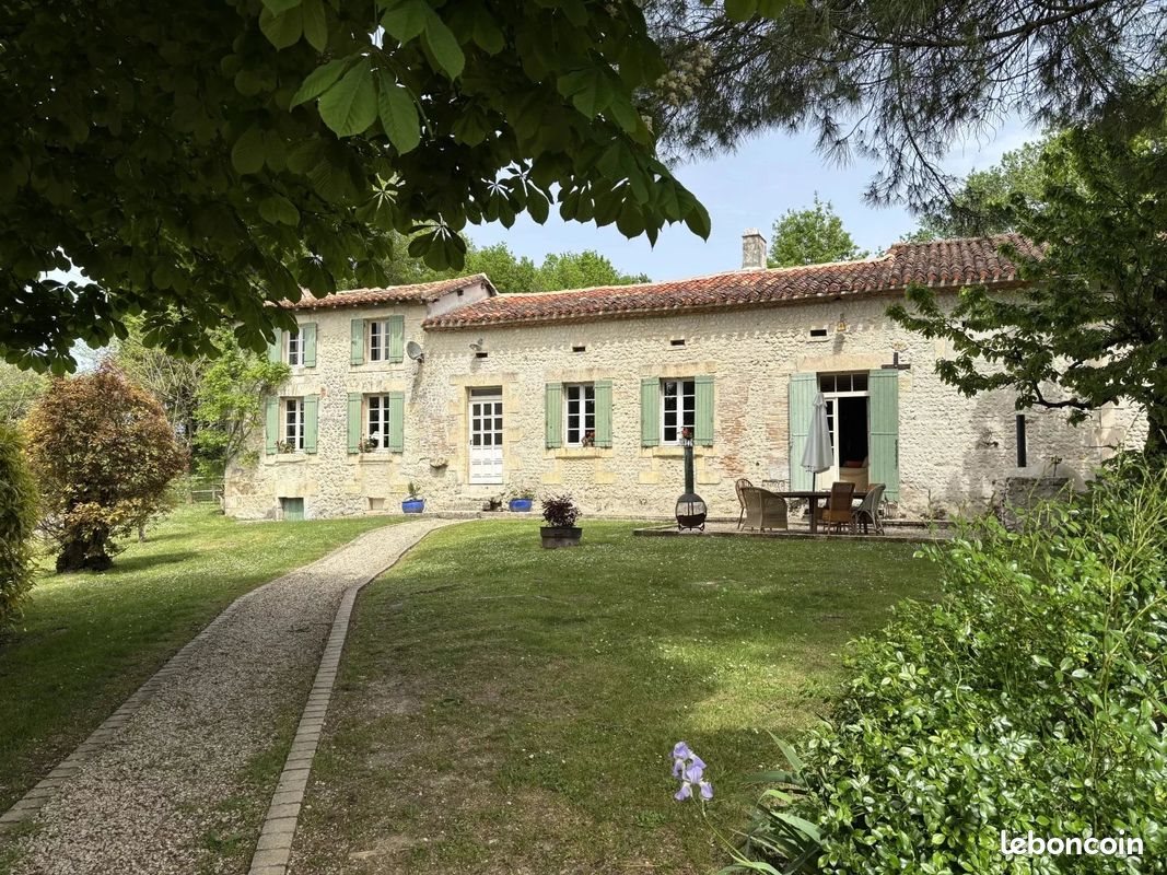 Maison à vendre, 339m², Aubeterre-sur-Dronne