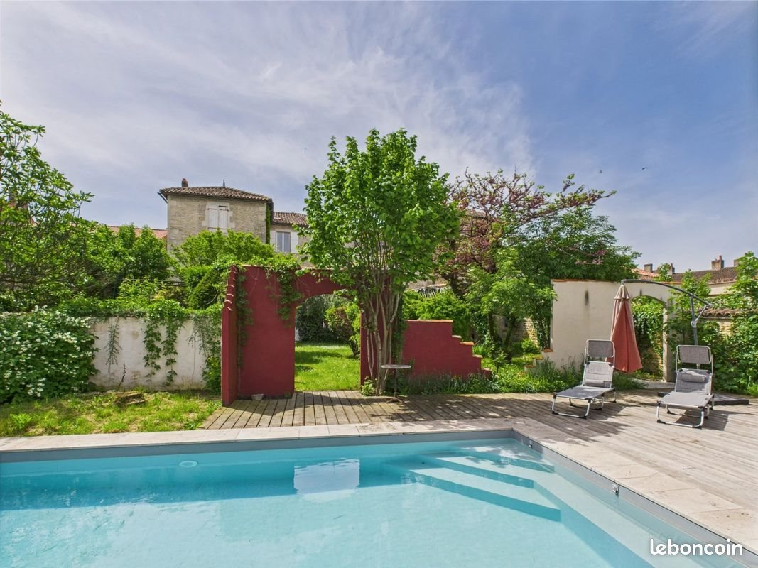 Maison à vendre, 468m², Ruffec