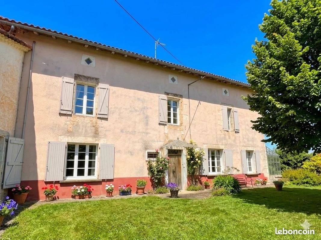 Maison à vendre, 170m², Salles-Lavalette