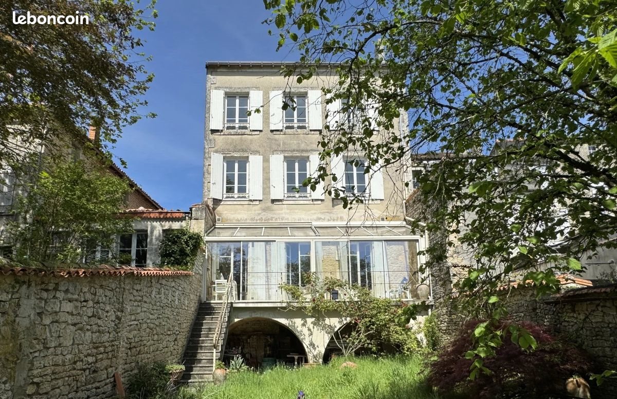 Maison à vendre, 333m², Ruffec