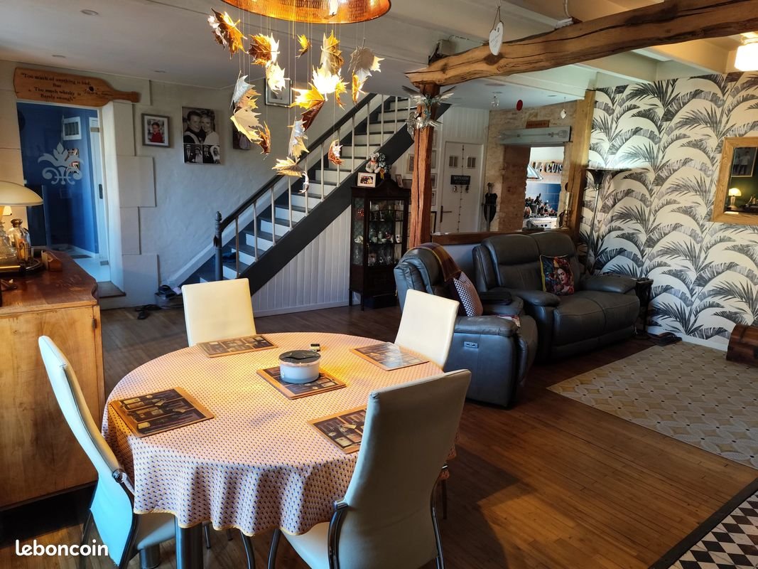 Maison à vendre, 182m², Brux