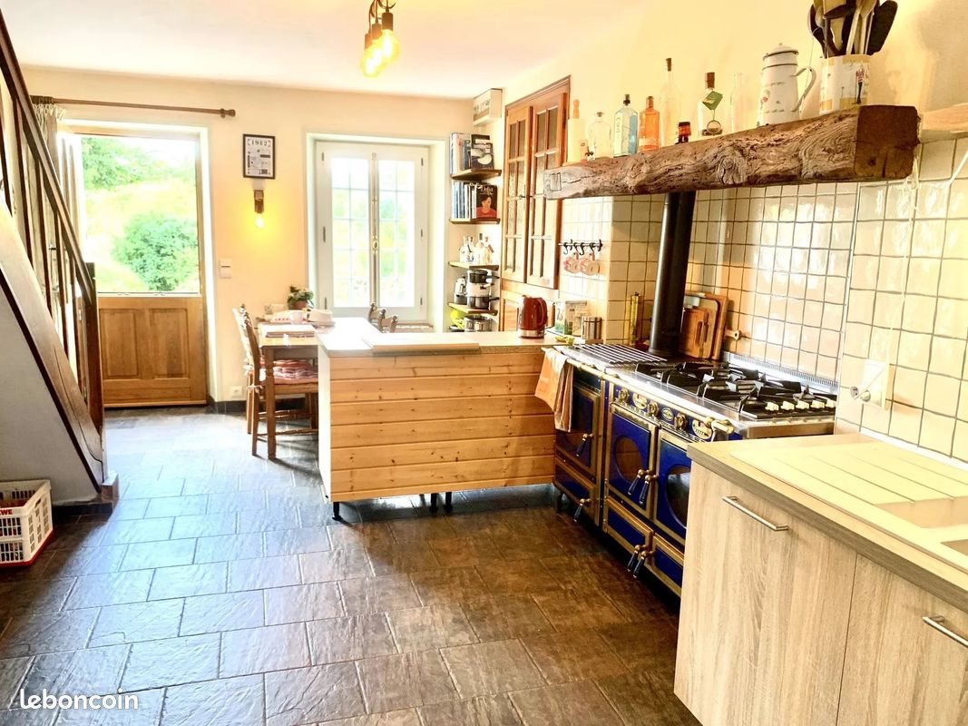Maison à vendre, 260m², Saint-Yrieix-les-Bois