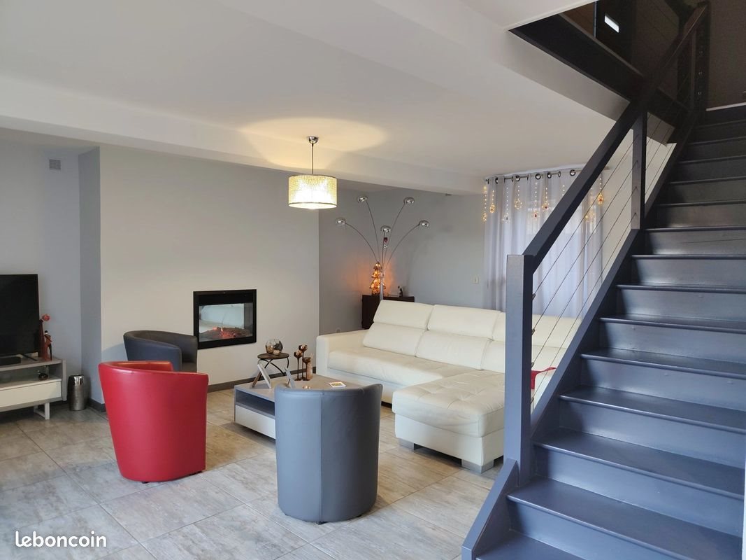 Maison à vendre, 165m², Piégut-Pluviers