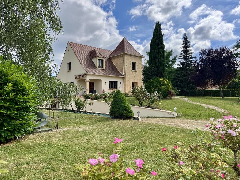 Maison à vendre, 188m², Saint-Sulpice-de-Roumagnac