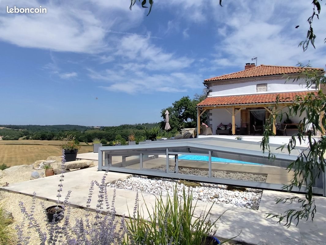 Maison à vendre, 218m², Charroux