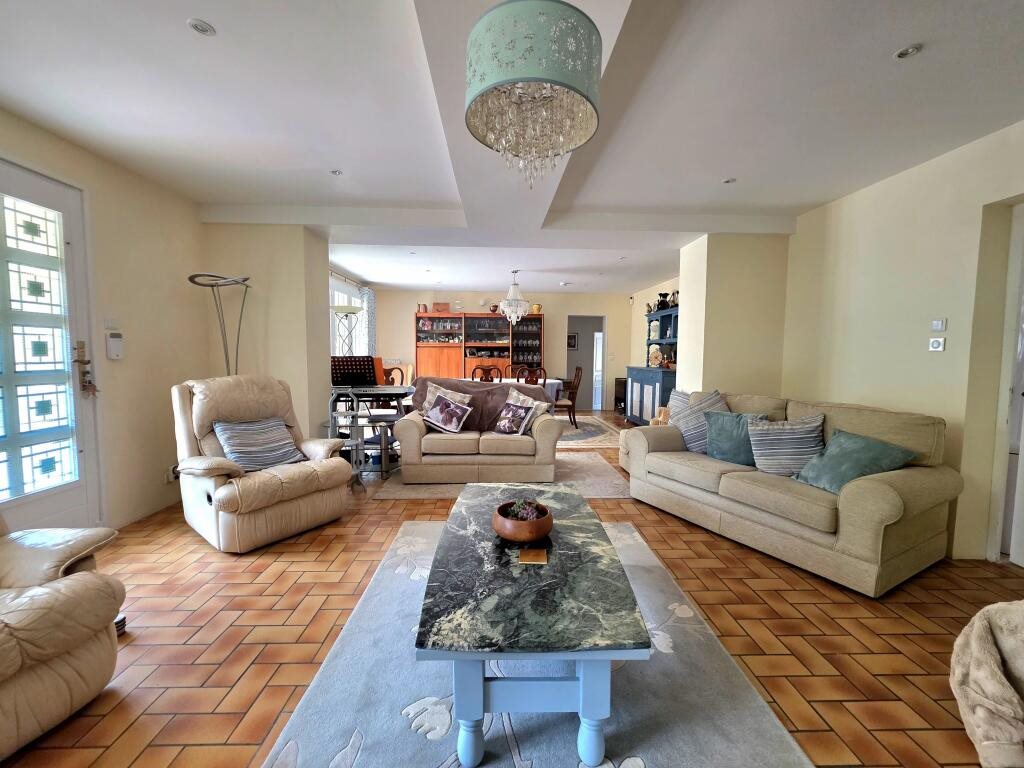 Maison à vendre, 170m², Beaupouyet