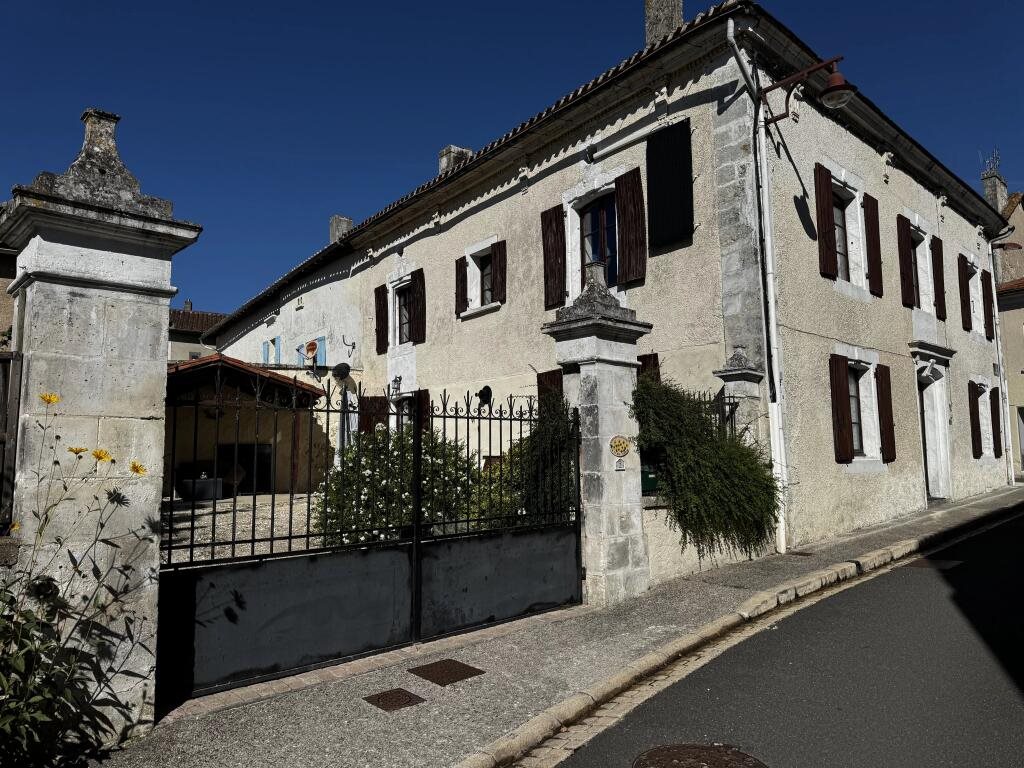 Maison à vendre, 221m², Saint-Séverin