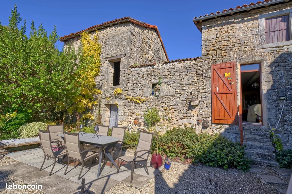 Maison à vendre, 108m², Nanteuil-en-Vallée