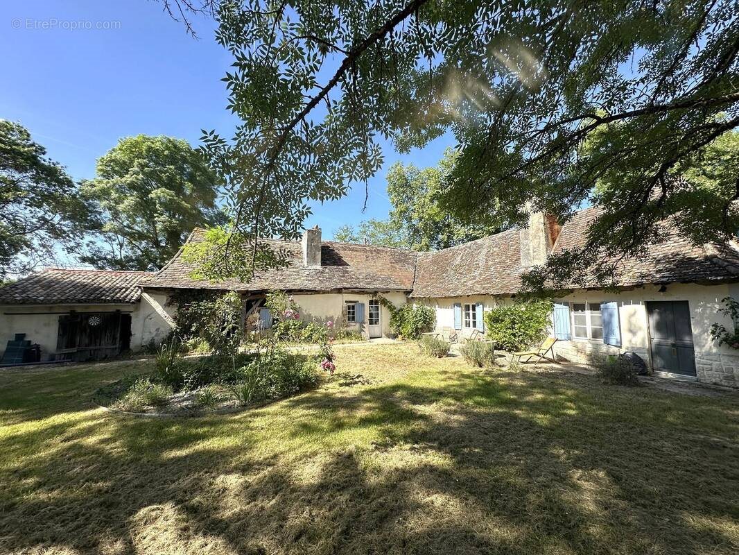 Maison à vendre, 107m², Montpon-Ménestérol