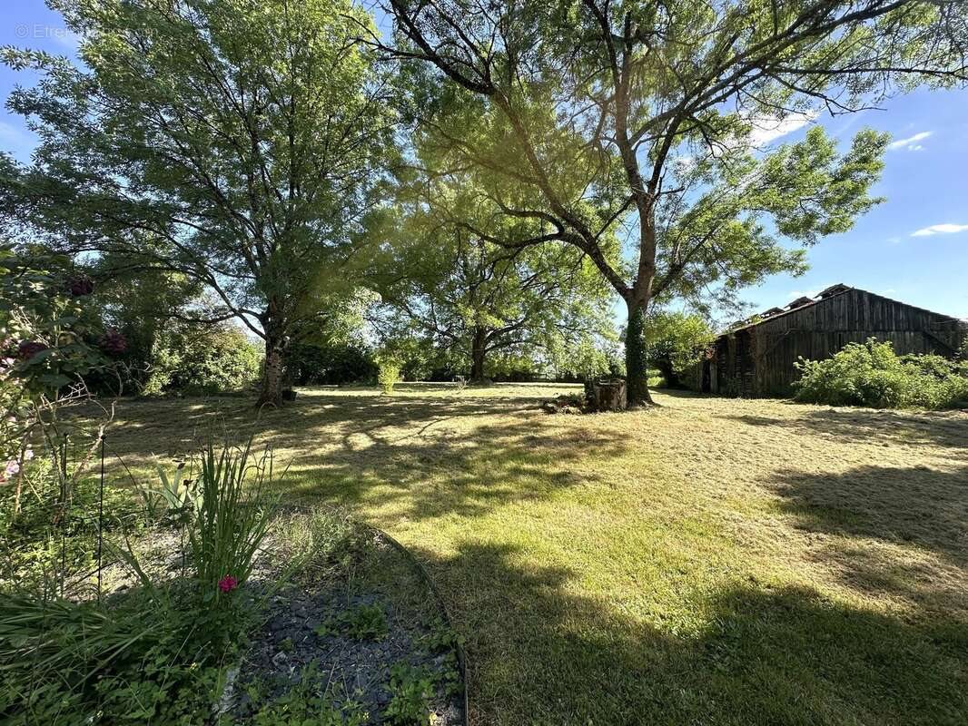 Maison à vendre, 107m², Montpon-Ménestérol